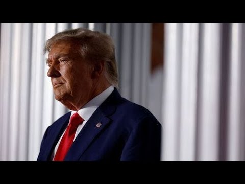 Trump stands by top officials amid leaked messages scandal